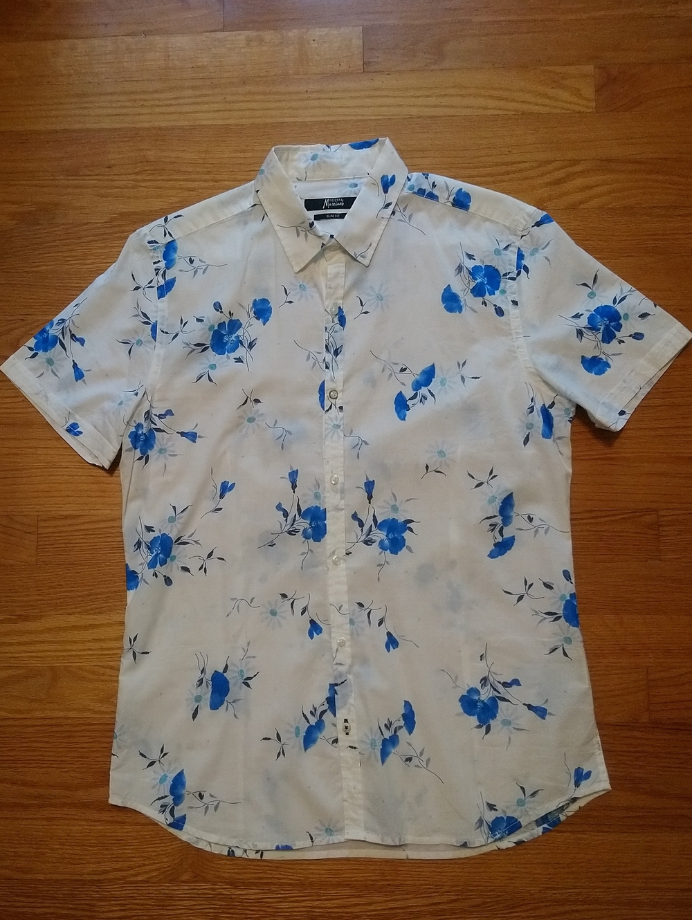 GUESS Blue Floral Short Sleeve Button-Up Shirt - White/Blue